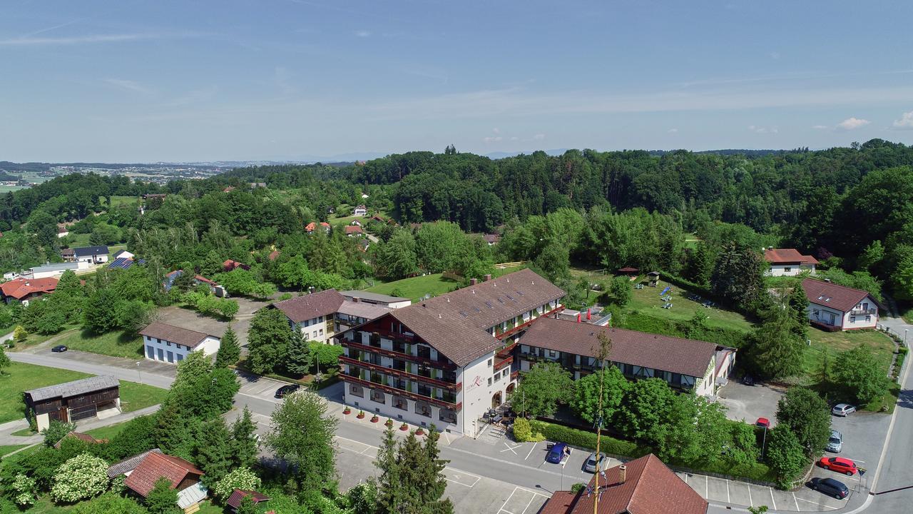 Wellnesshotel Zum Koch Ortenburg 外观 照片