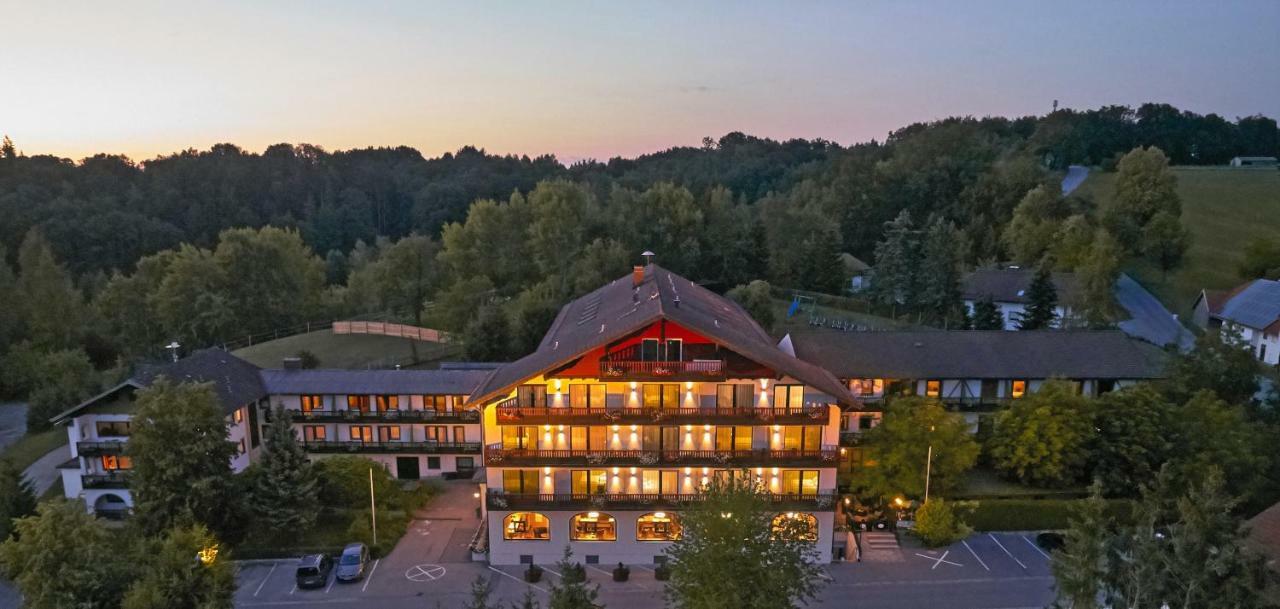 Wellnesshotel Zum Koch Ortenburg 外观 照片